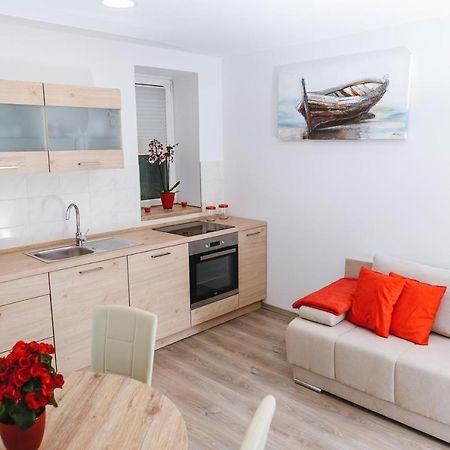 Apartma Nika Hrvatini Εξωτερικό φωτογραφία