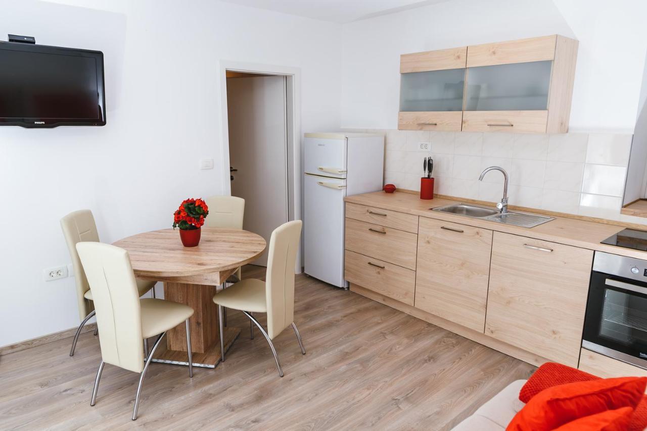 Apartma Nika Hrvatini Εξωτερικό φωτογραφία